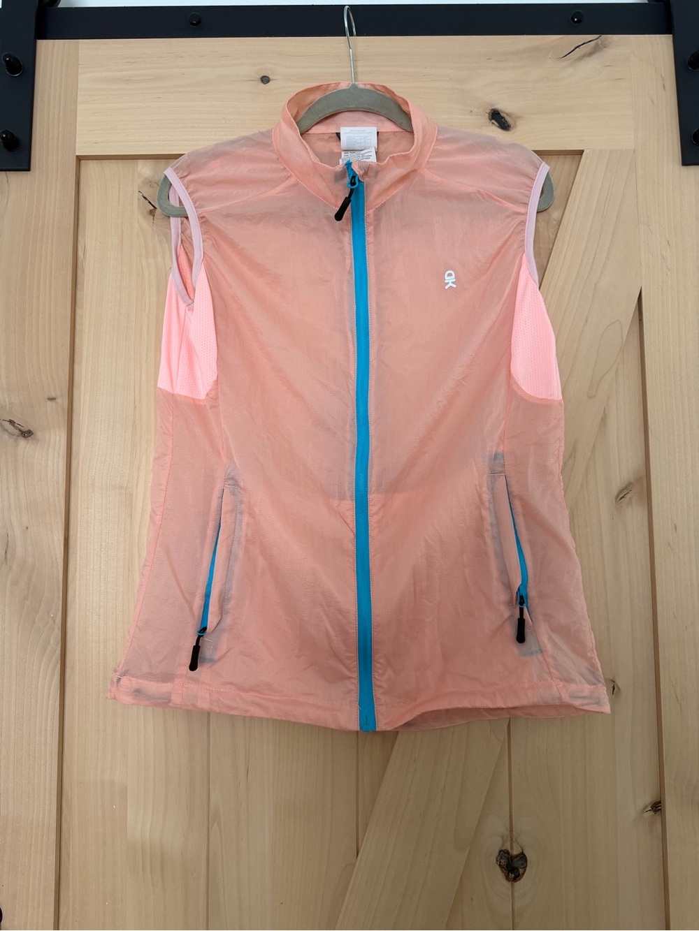 Lightweight Peach Sleeveless Vest with Blue Zip - Women's Active Windbreaker